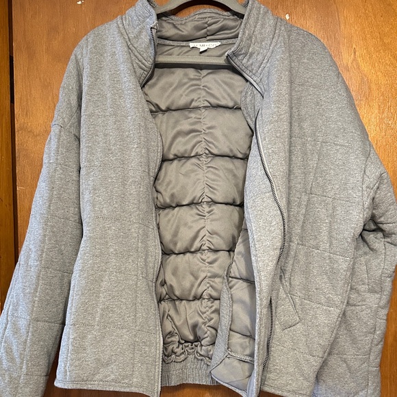 Aemi + Co Dixie Quilted Jacket in Grey – Size Large - Picture 7 of 8